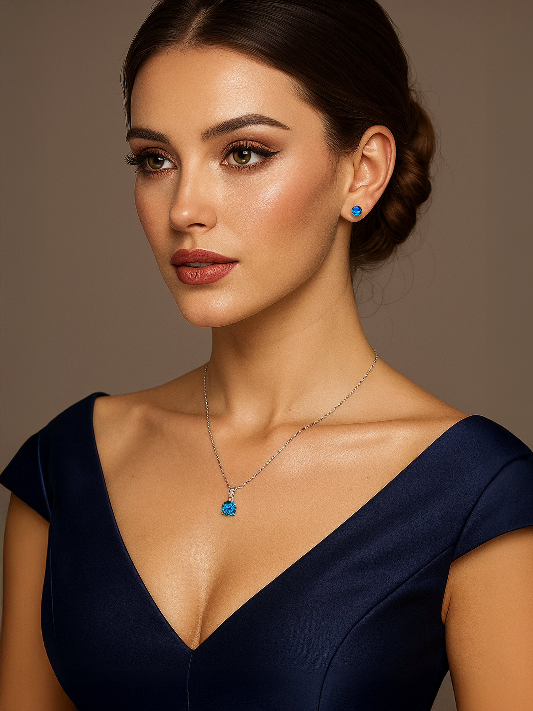 Woman wearing 1.25ct Lab Grown Aquamarine Blue Sapphire Pendant Necklace