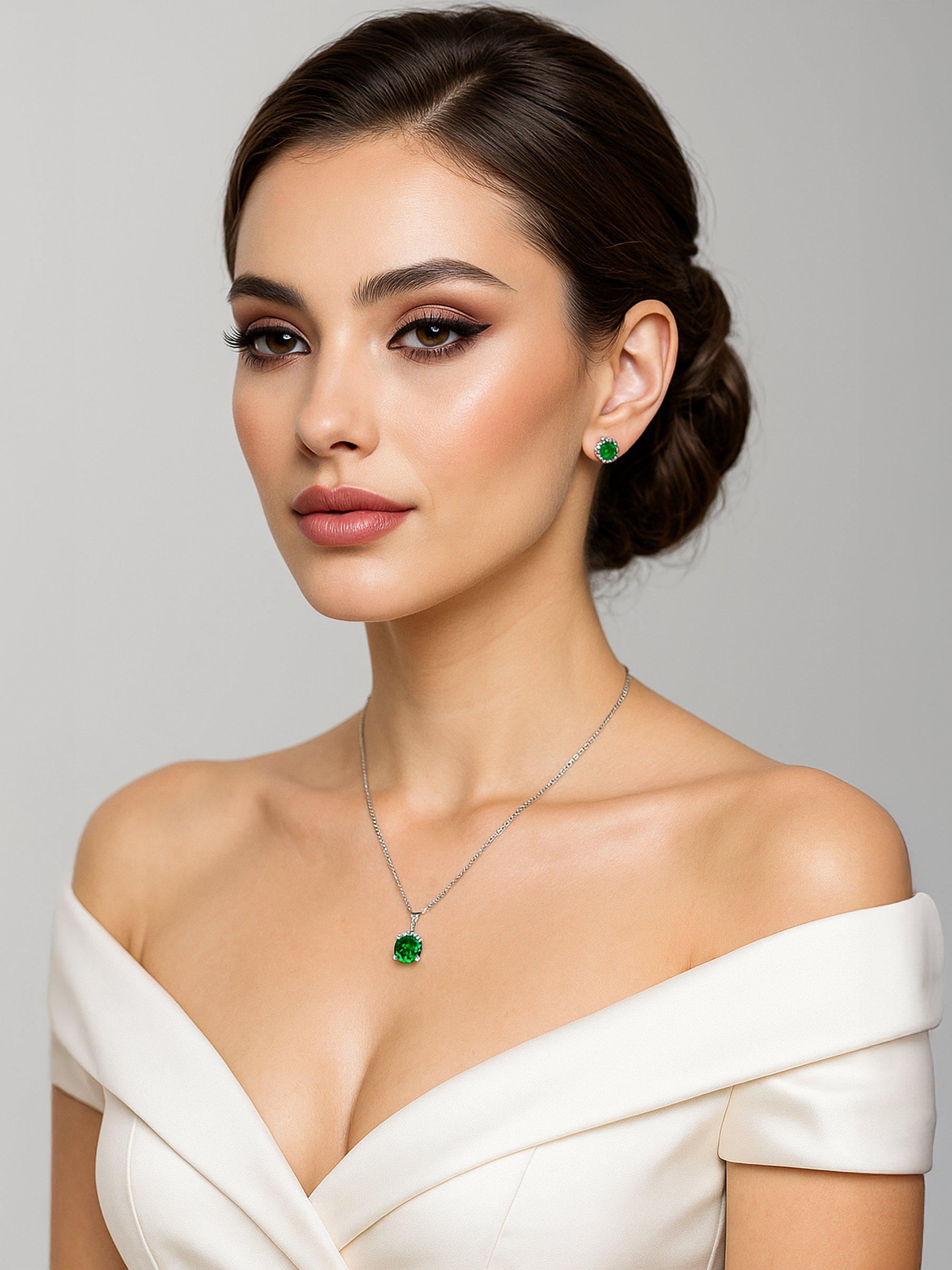 Woman wearing 1ct Green Emerald Pendant Necklace 925 Sterling Silver